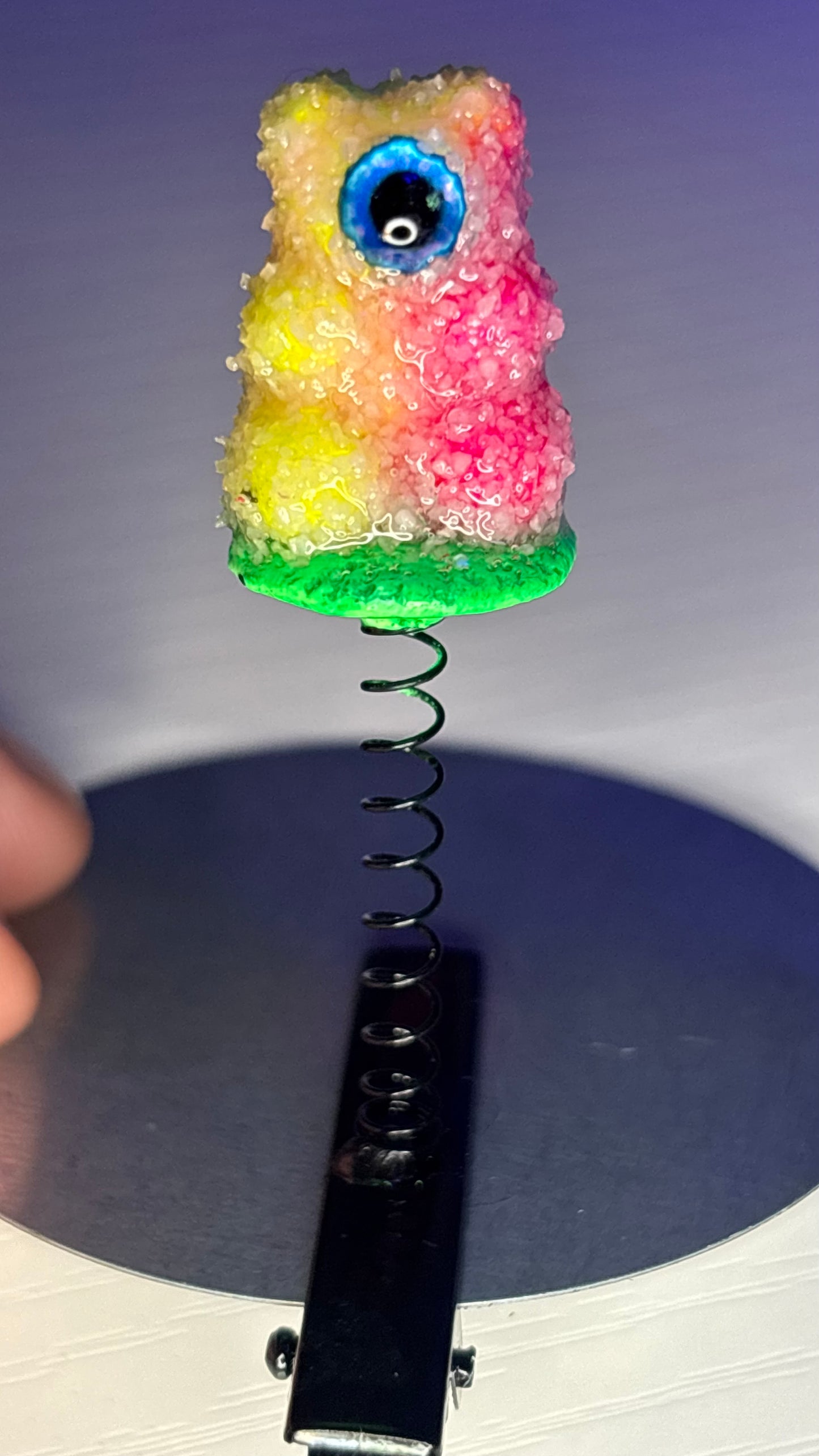 Sour Cyclops Gummy Bear Clips π±