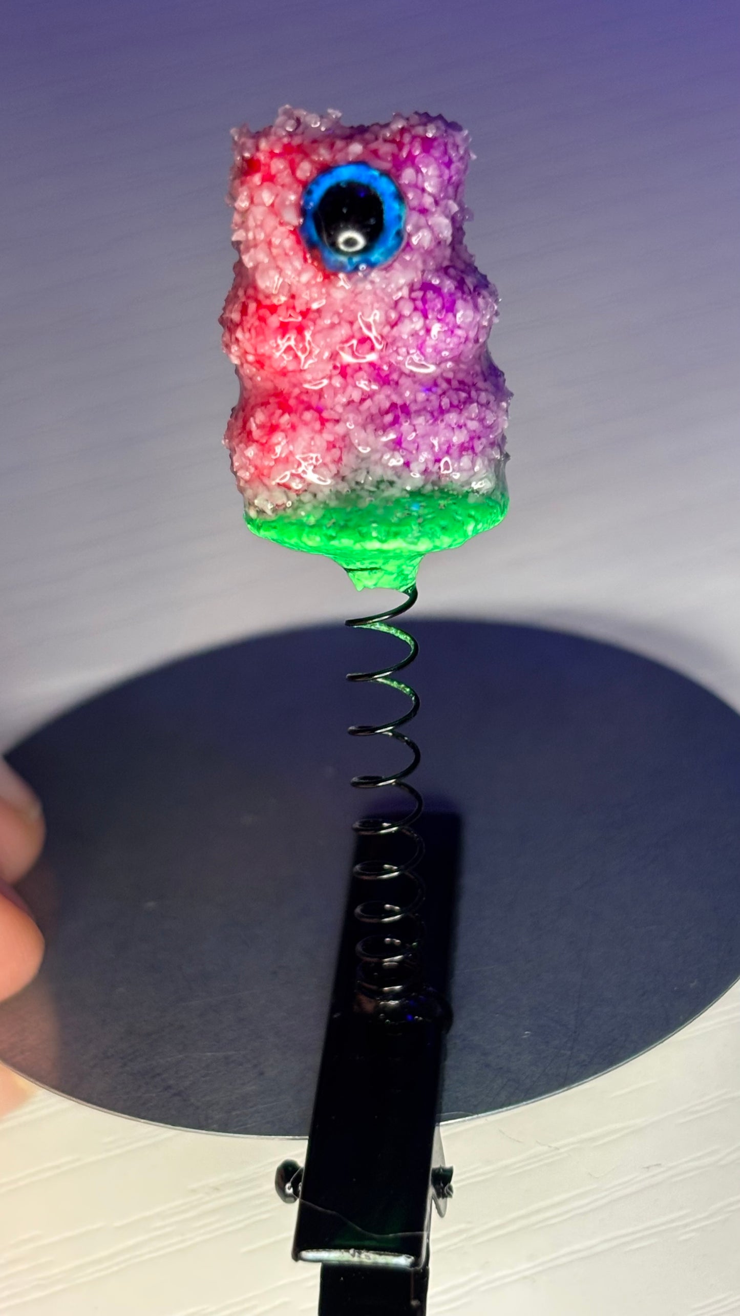 Sour Cyclops Gummy Bear Clips 🌱